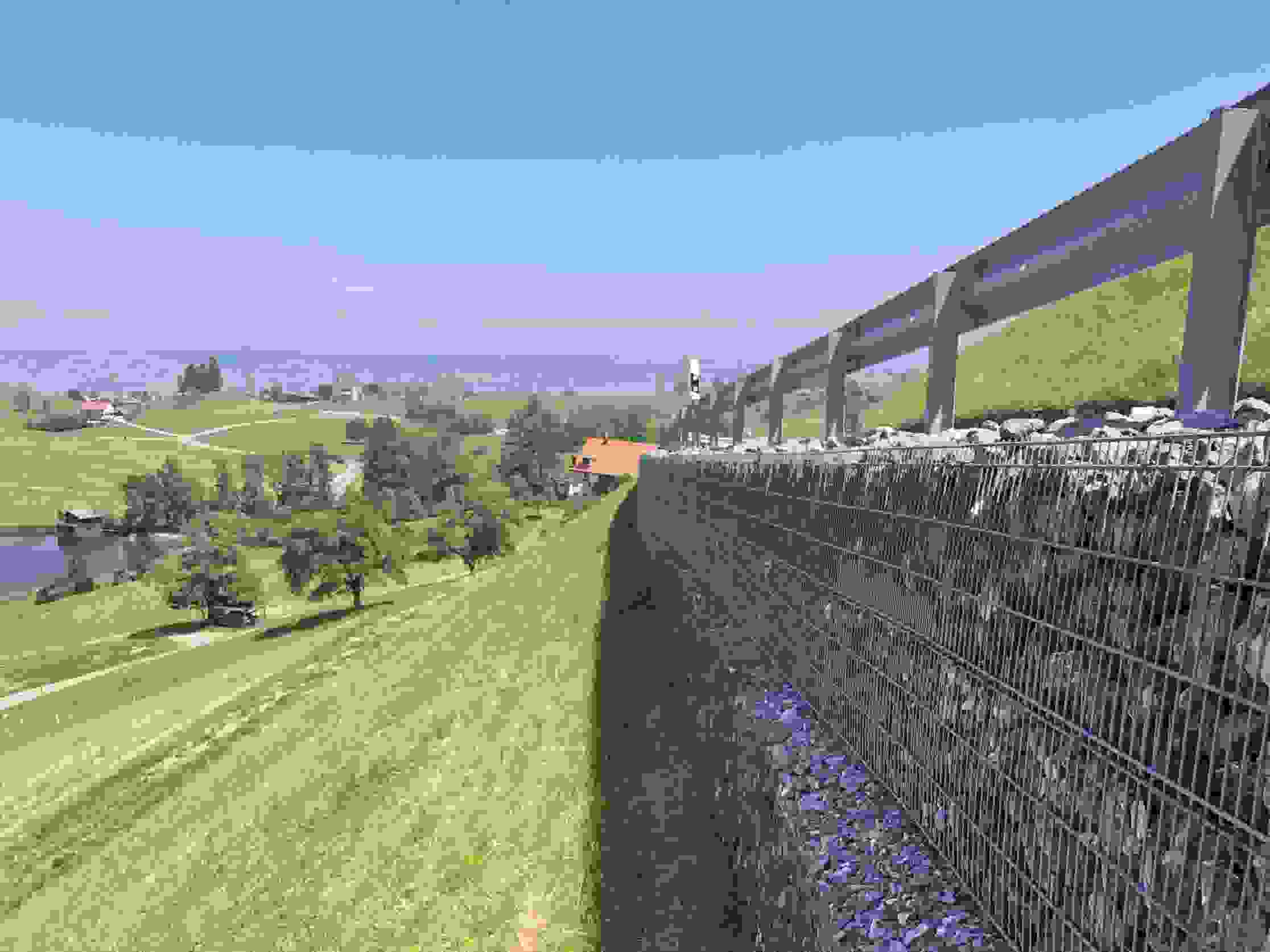 Seelistrasse Hütten - Mur de soutènement côté vallée
