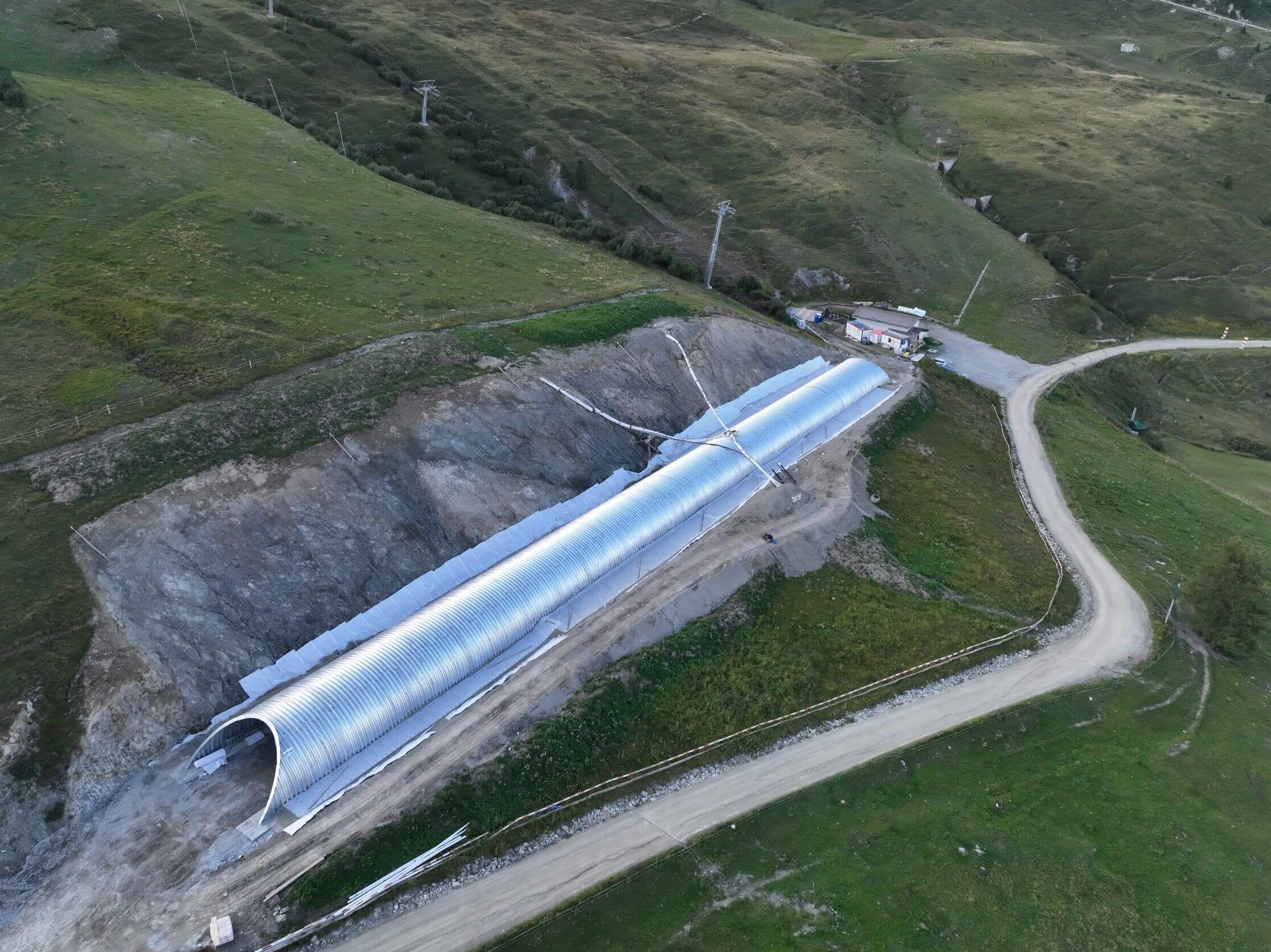 skitunnel_laerchenweg_st._moritz_1.jpg
