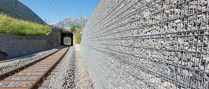 Zoom: Stützsystem für neue Bahnlinienführung TMR