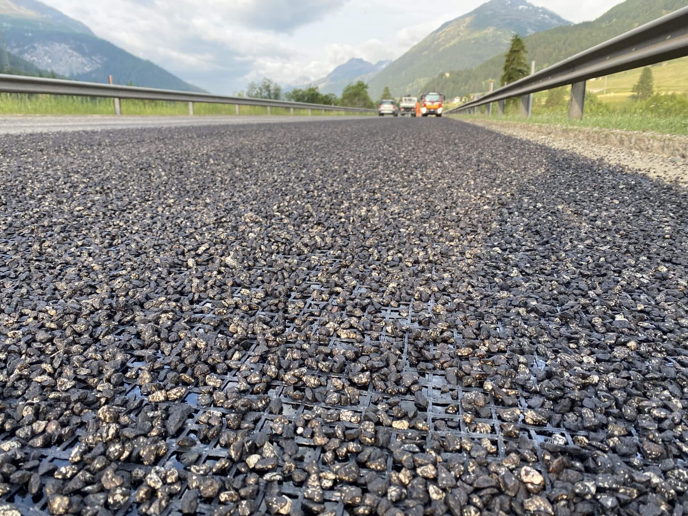 Umfahrung Zuoz - Ein Netz gegen tiefe Risse im Engadin