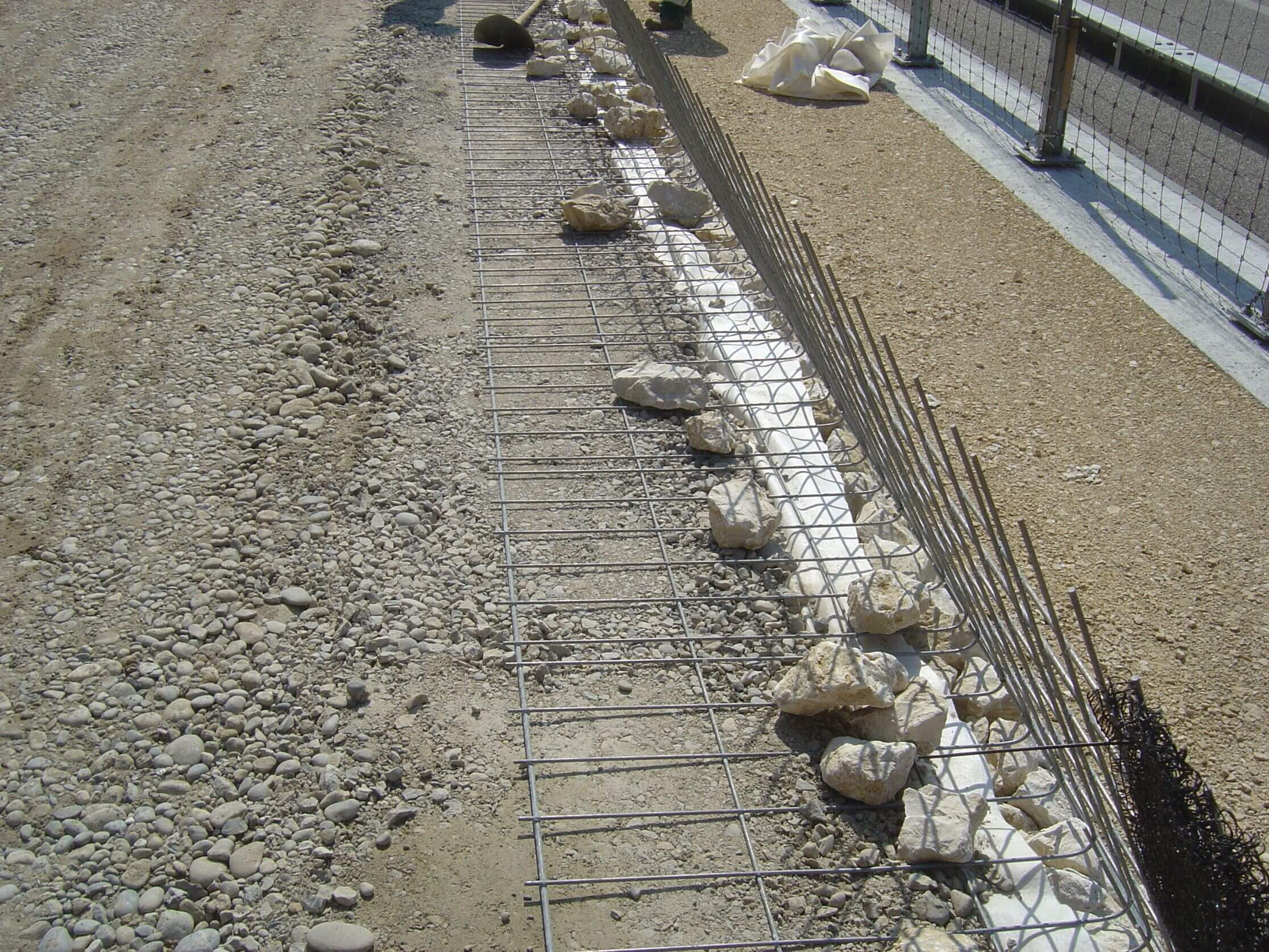 A3 Hornussen - Digue antibruit écologique A3 Hornussen - Digue antibruit écologique