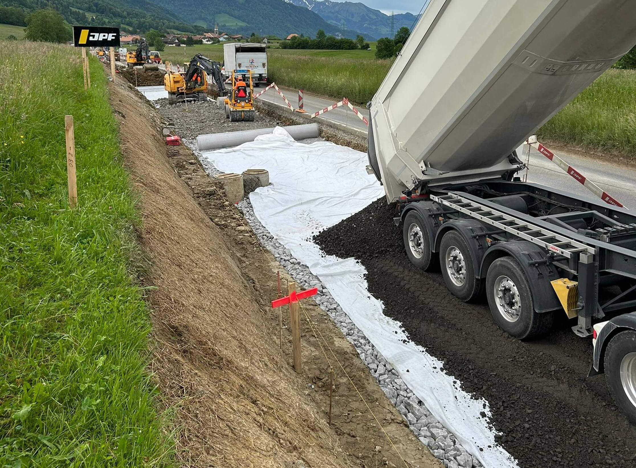 Réfection de la RC Corbières–Villarvolard par stabilisation à l’aide de géogrilles Réfection de la RC Corbières–Villarvolard par stabilisation à l’aide de géogrilles