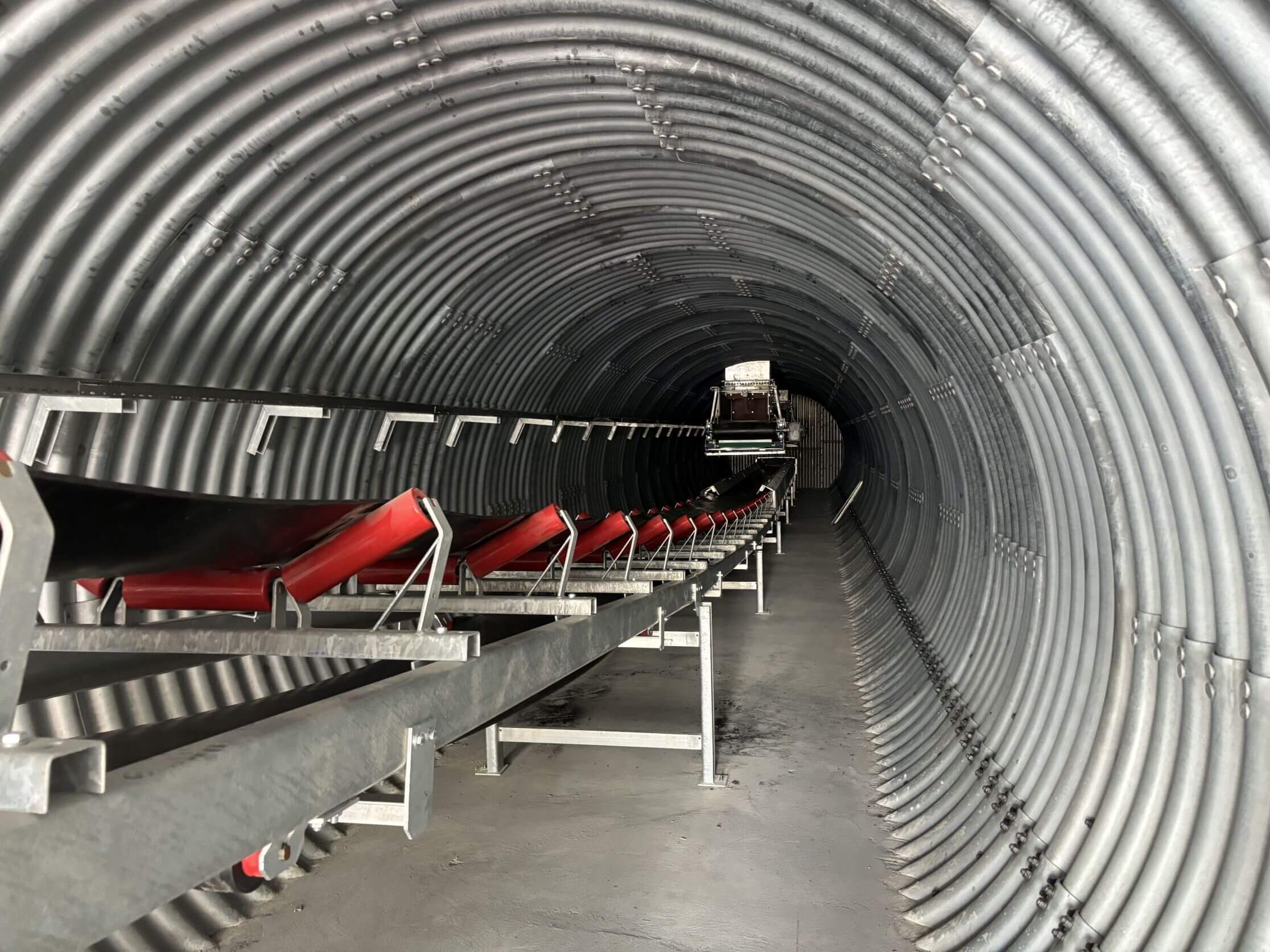 2e tube du Saint-Gothard Airolo/Stalvedro - Tunnel à bande transporteuse pour centrale à béton