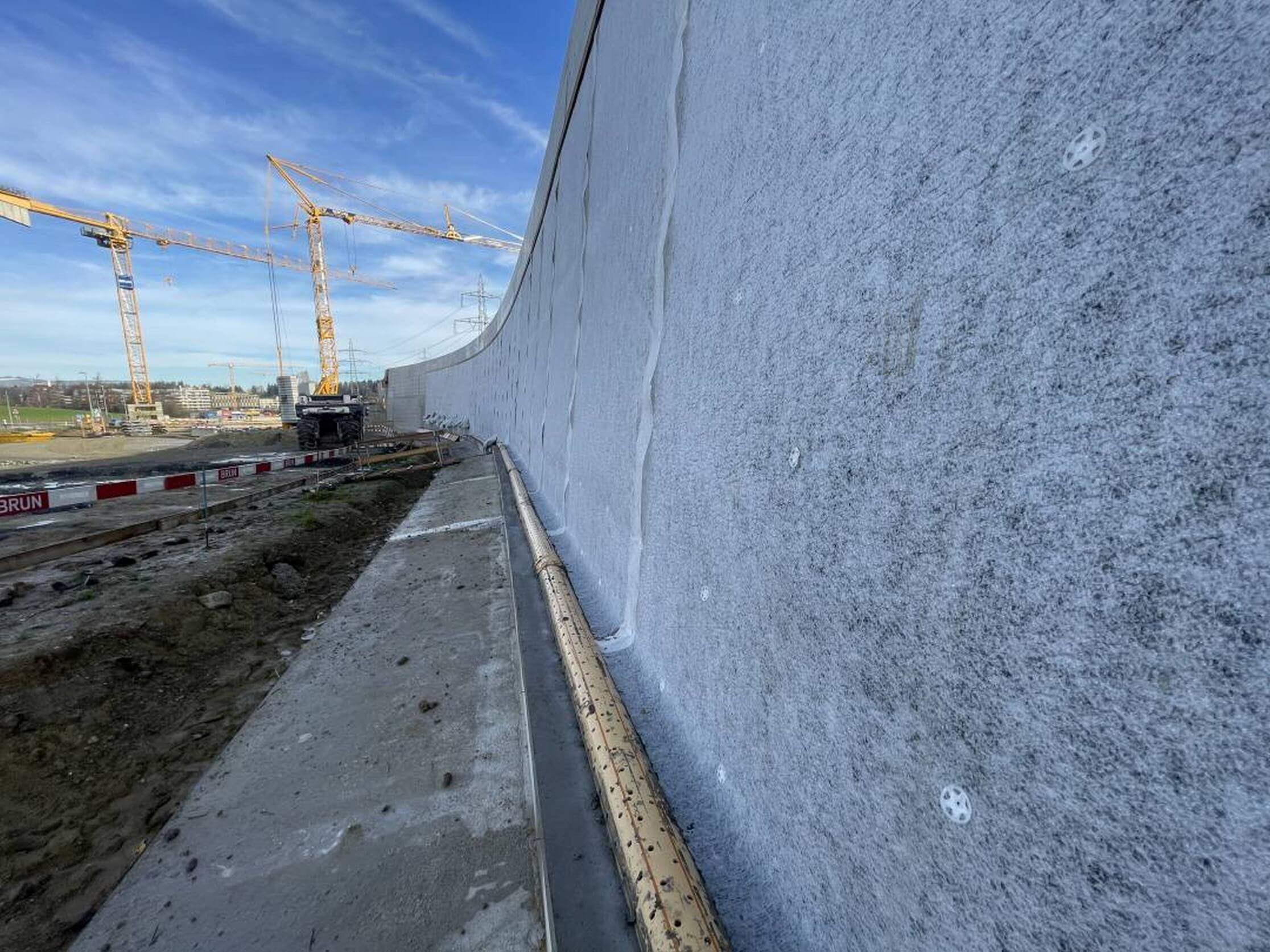 Contournement de Cham – Drainage sécurisé pour des murs de soutènement durables aux raccordements de ponts Contournement de Cham – Drainage sécurisé pour des murs de soutènement durables aux raccordements de ponts