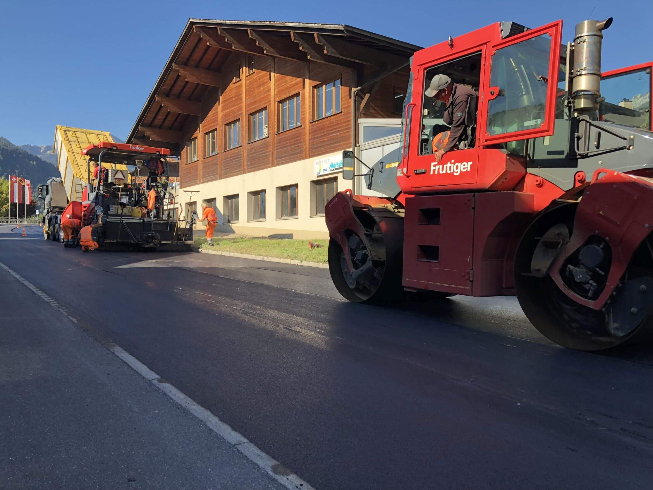 Simmentalstrasse Latterbach - Flüsterbelag