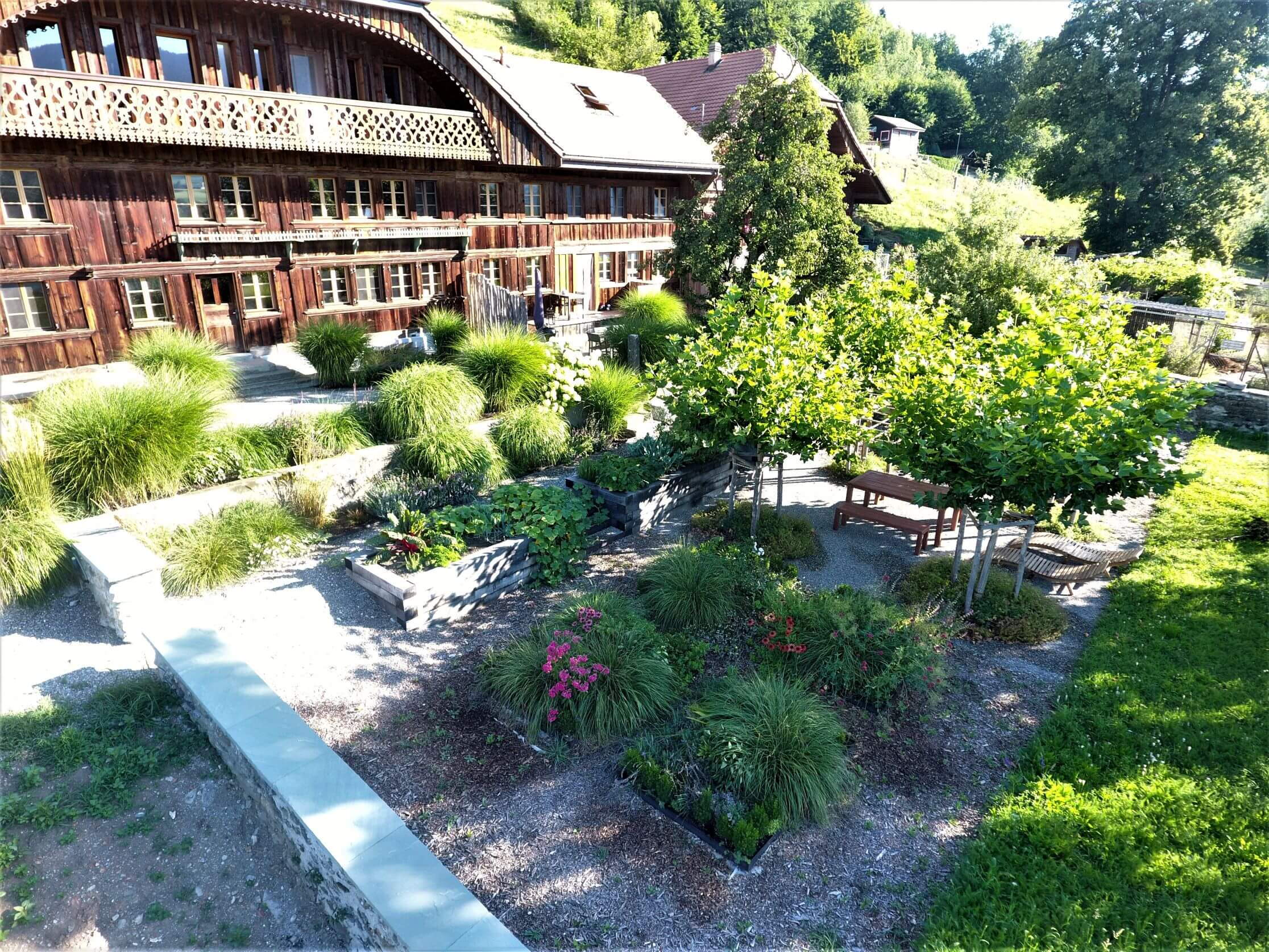 Wohn- und Geschäftshaus Avry-dt-Pont - Neue Kieswege Wohn- und Geschäftshaus Avry-dt-Pont - Neue Kieswege
