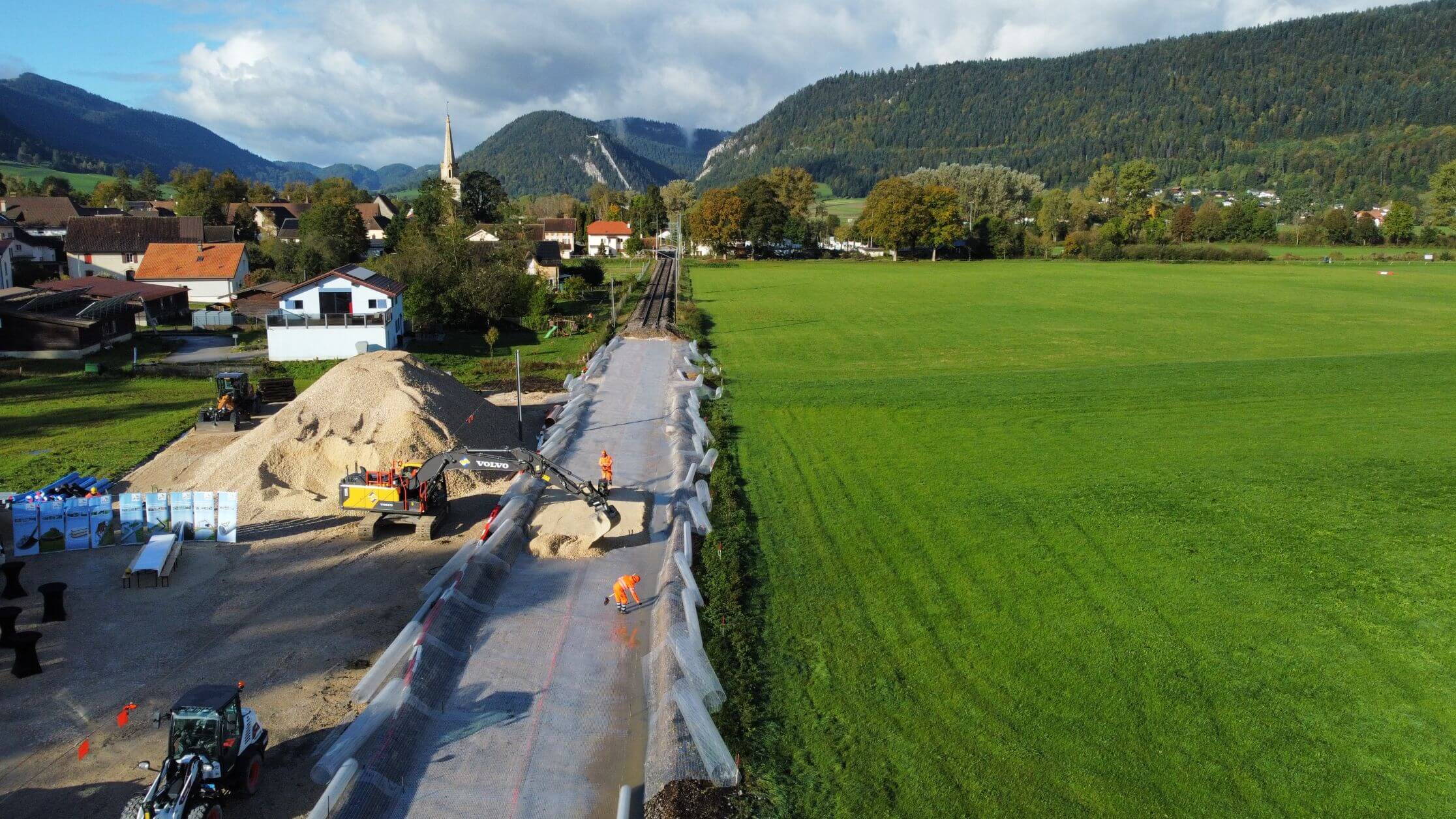 Lastgründungspolster Couvet - Môtiers die Bahnlinie auf Wasser und Torf Lastgründungspolster Couvet - Môtiers die Bahnlinie auf Wasser und Torf