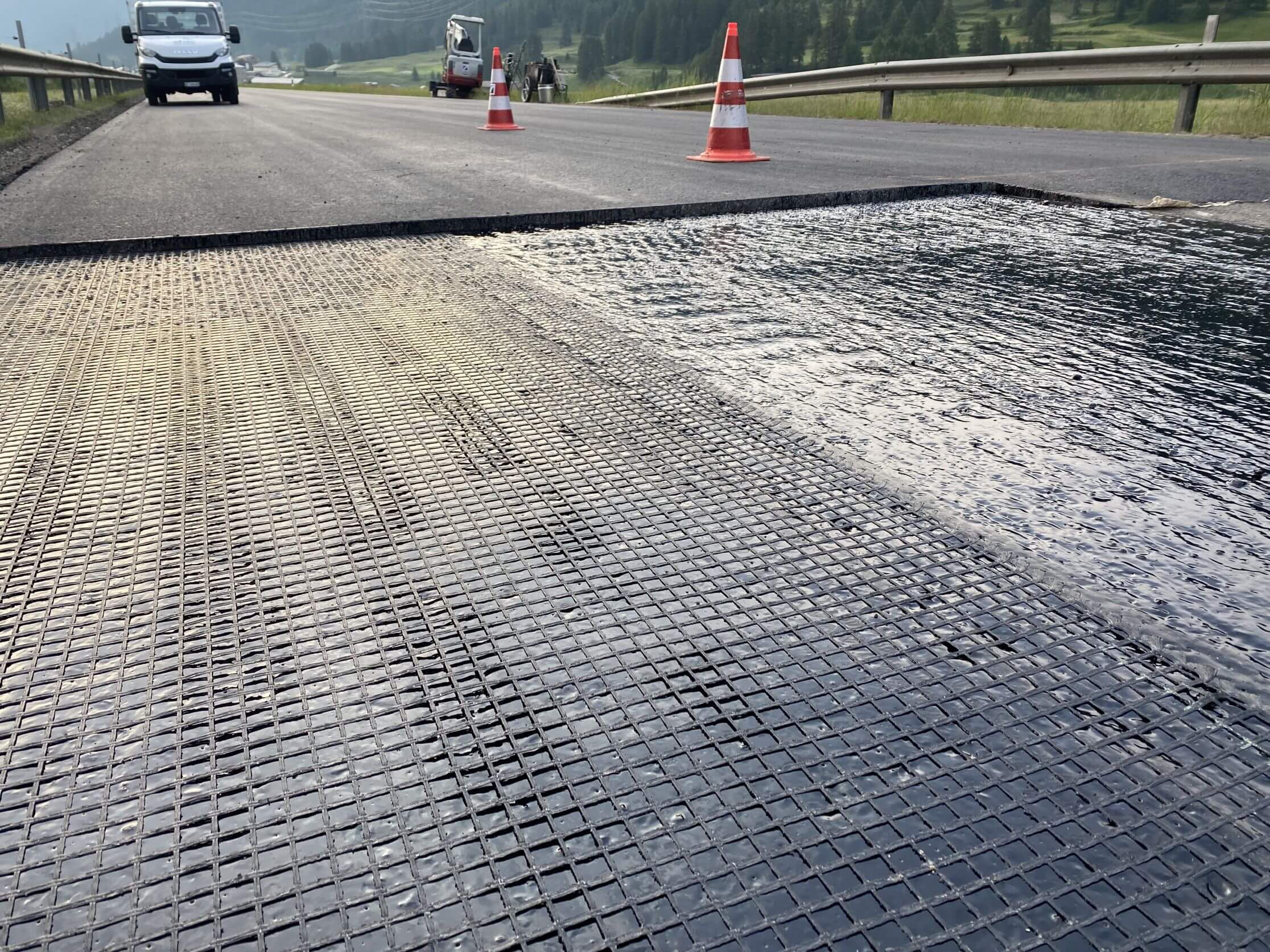 Umfahrung Zuoz - Ein Netz gegen tiefe Risse im Engadin