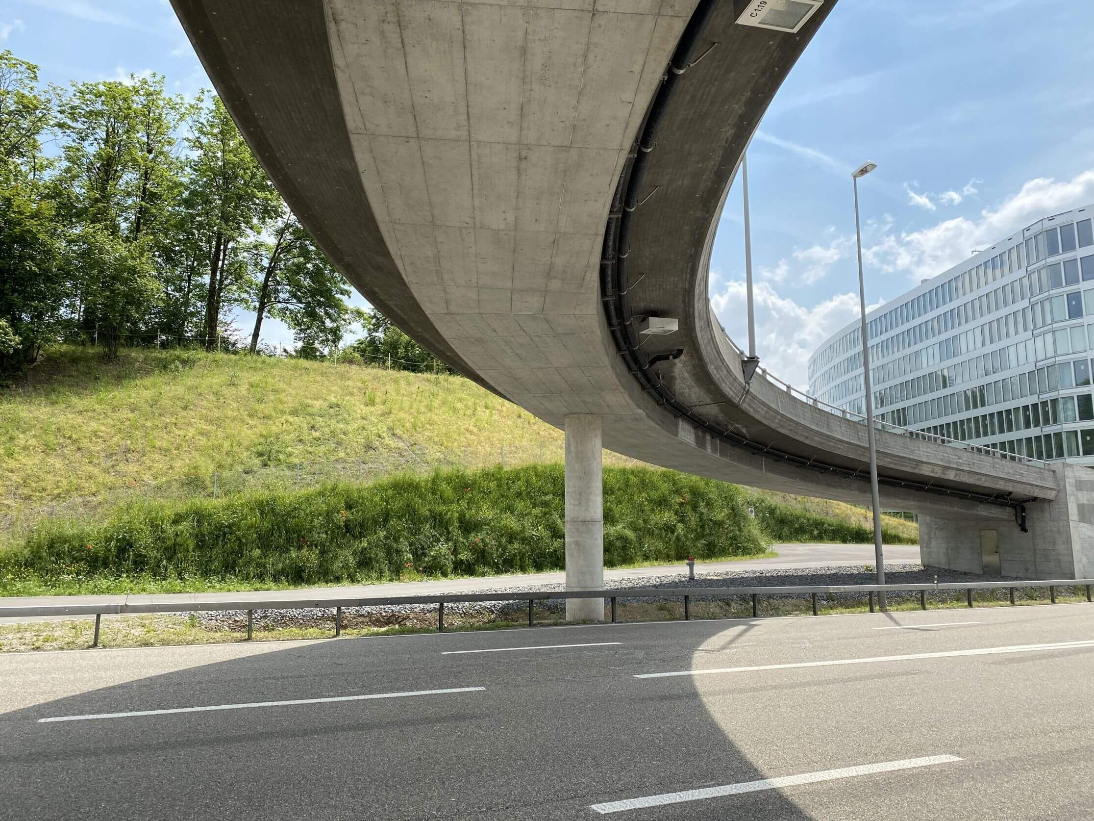 Wendehammer Circle / The Park Zürich Flughafen Wendehammer Circle / The Park Zürich Flughafen