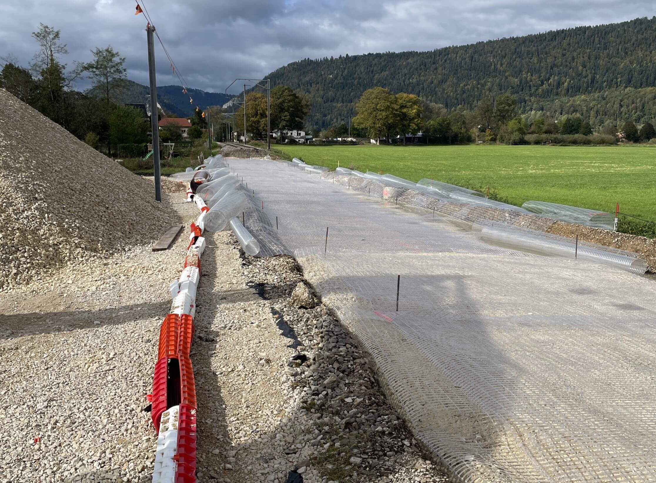 La linea ferroviaria su acqua e torba La linea ferroviaria su acqua e torba