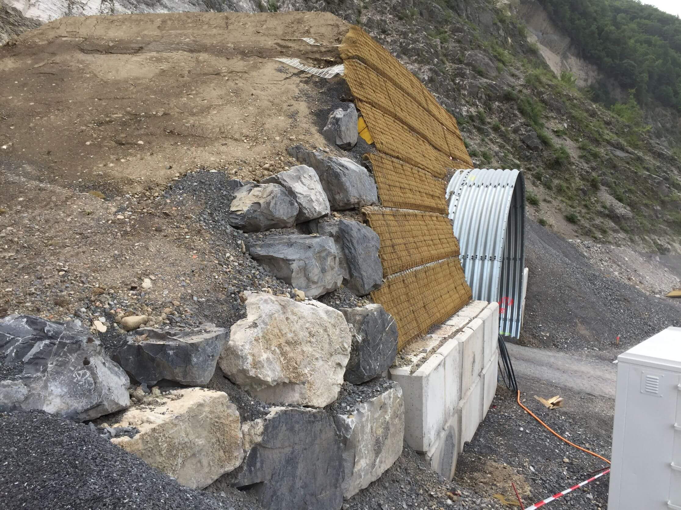 Steinschlagschutztunnel Carrières d'Arvel