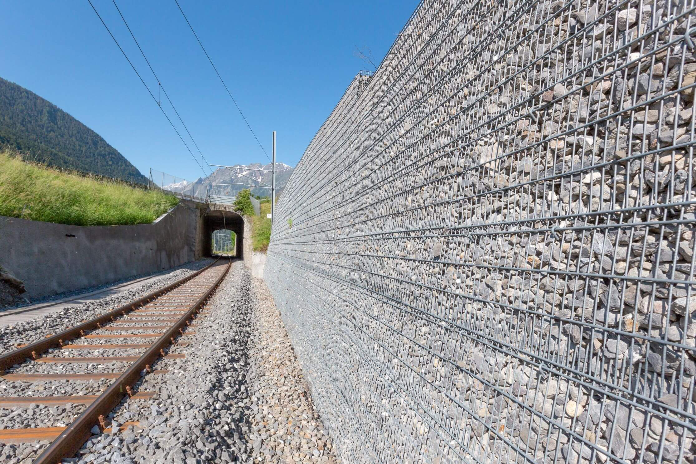 Bahnlinie TMR Sembrancher - Stützsystem für neue Linienführung Bahnlinie TMR Sembrancher - Stützsystem für neue Linienführung
