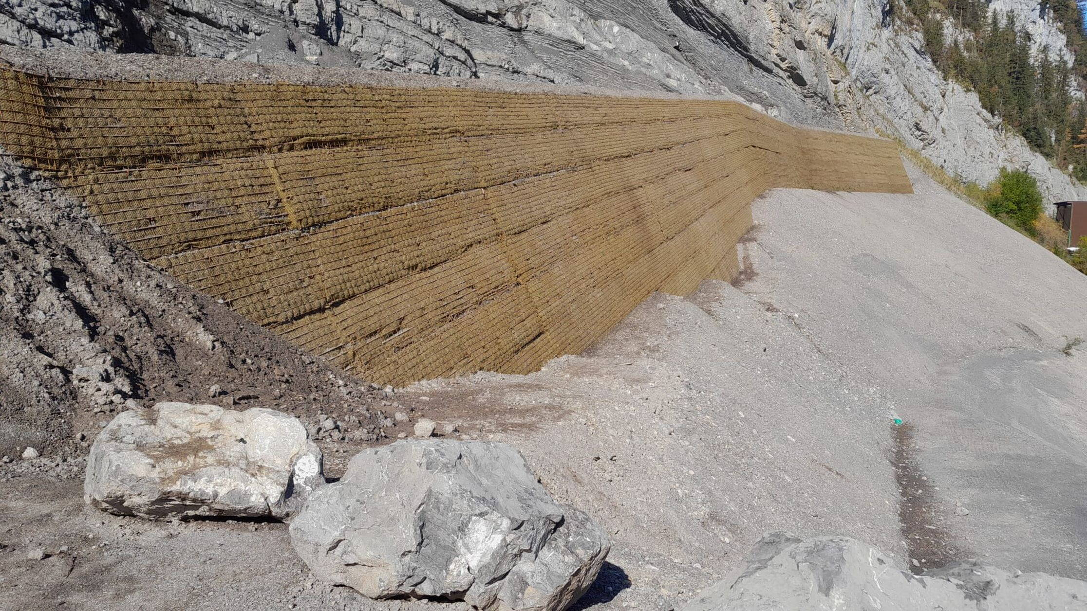 Steinbruch Baumeli Unteriberg - Steinschlaggefahr im neuen Industriegebiet