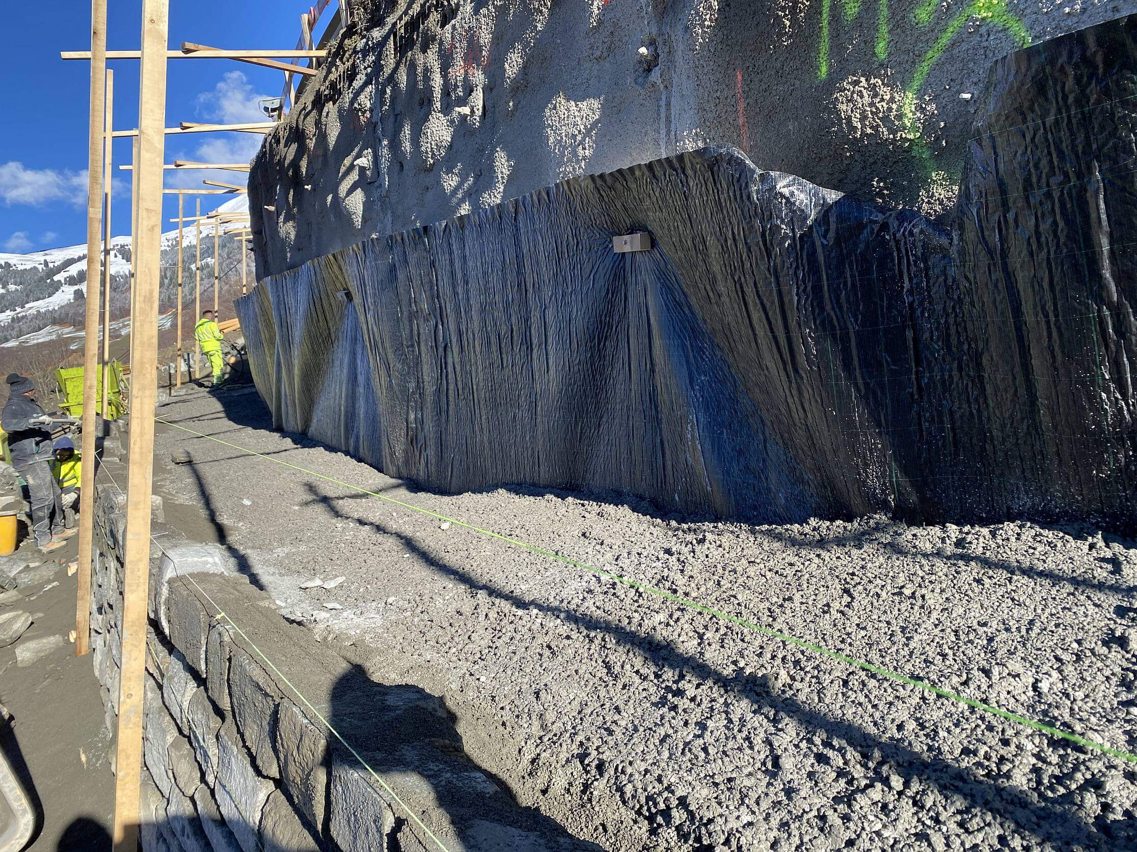 Stelserstrasse à Schiers – Drainage efficace garantissant la stabilité de l’ouvrage.