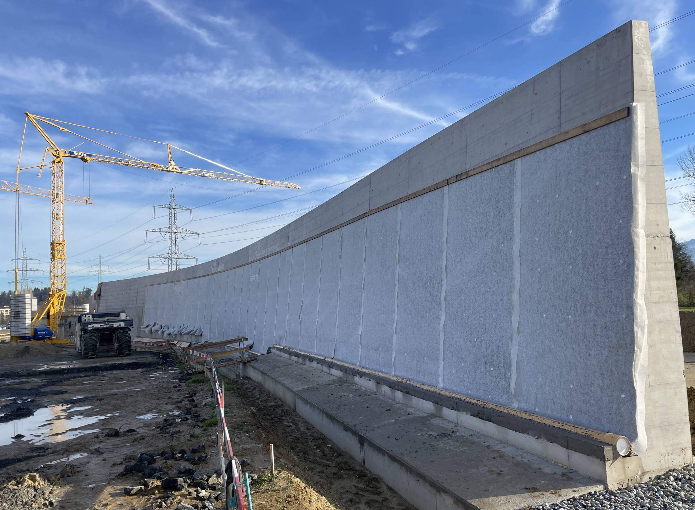 Contournement de Cham – Drainage sécurisé pour des murs de soutènement durables aux raccordements de ponts Contournement de Cham – Drainage sécurisé pour des murs de soutènement durables aux raccordements de ponts