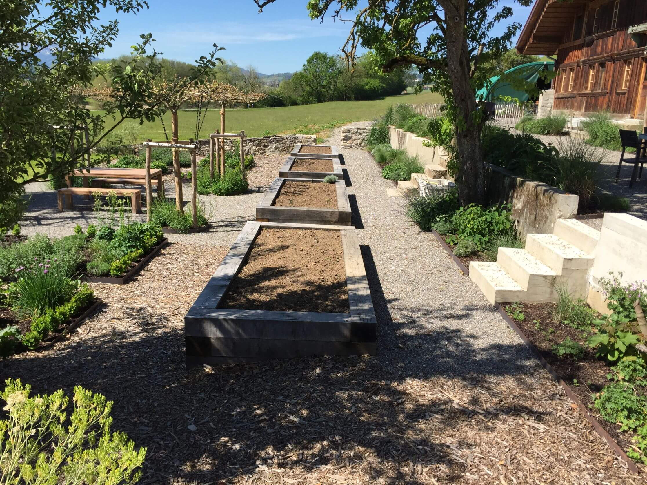 Wohn- und Geschäftshaus Avry-dt-Pont - Neue Kieswege Wohn- und Geschäftshaus Avry-dt-Pont - Neue Kieswege